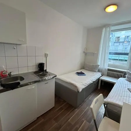 Budget Station Aparthostel Apartment