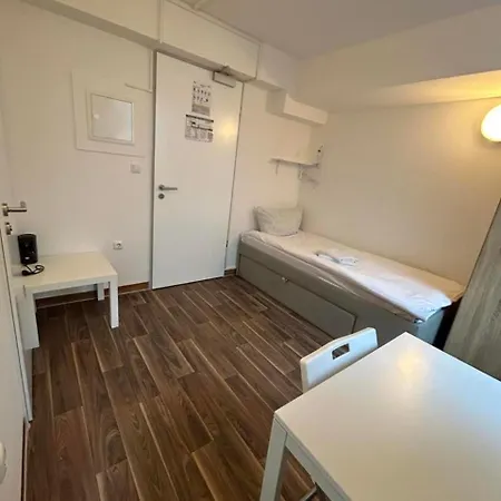 Budget Station Aparthostel * Munich