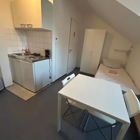 Budget Station Aparthostel Apartment
