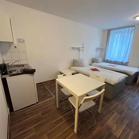 Budget Station Aparthostel Apartment *