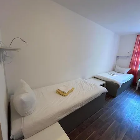 Budget Station Apartmenthostel Sen 14 *