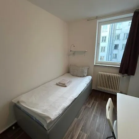 Budget Station Aparthostel Apartment