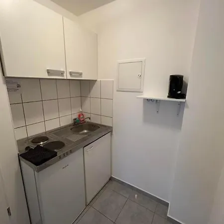 Budget Station Aparthostel Apartment *