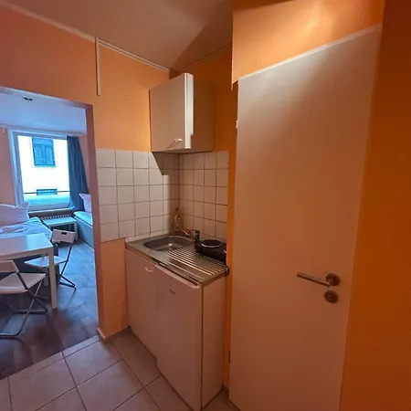 Budget Station Aparthostel Apartment *