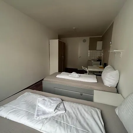 Apartment Budget Station Apartmenthostel Sen 14 *