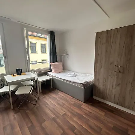 Budget Station Aparthostel Apartment *